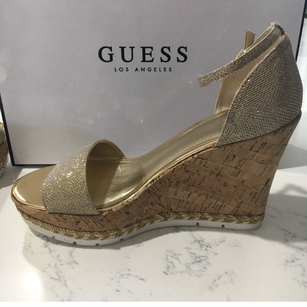 Brand New In Box Guess Size 812